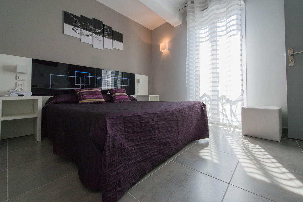Holidays & Work Hotel Санари-сюр-Мер Екстериор снимка